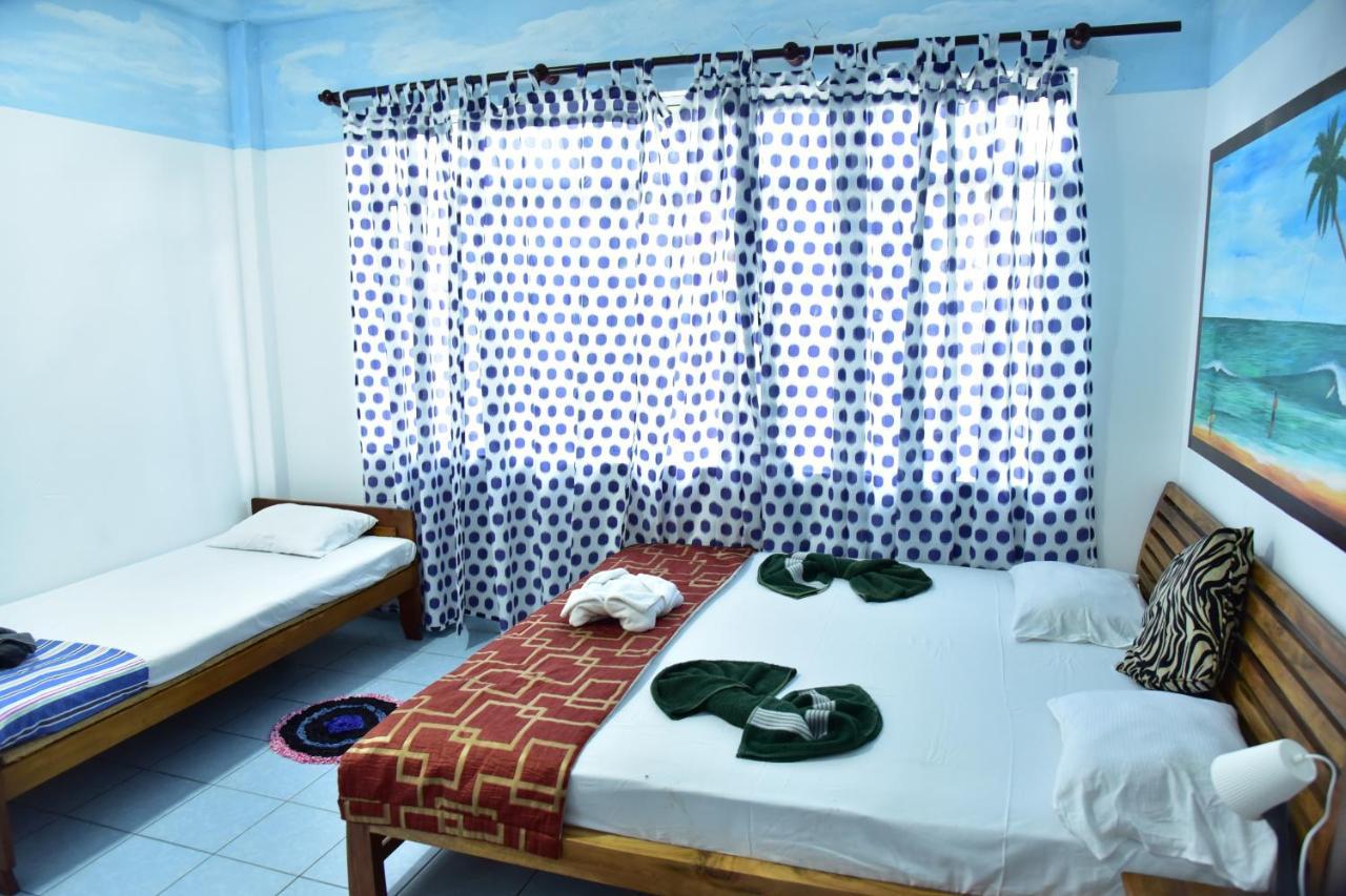 Hotel Happy Tuna Hikkaduwa Exteriör bild