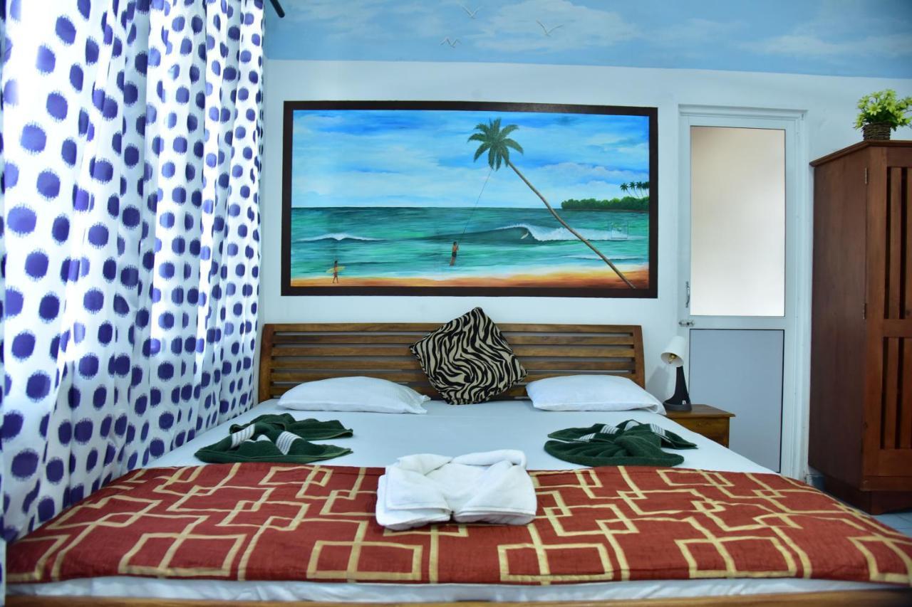 Hotel Happy Tuna Hikkaduwa Exteriör bild