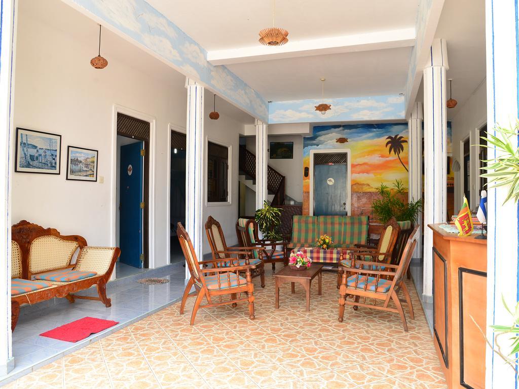 Hotel Happy Tuna Hikkaduwa Exteriör bild