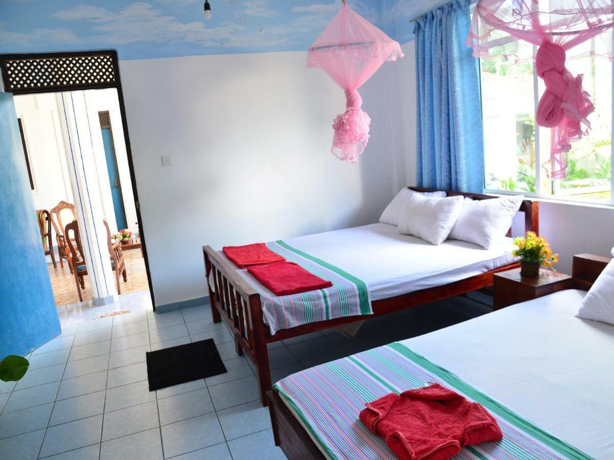 Hotel Happy Tuna Hikkaduwa Exteriör bild